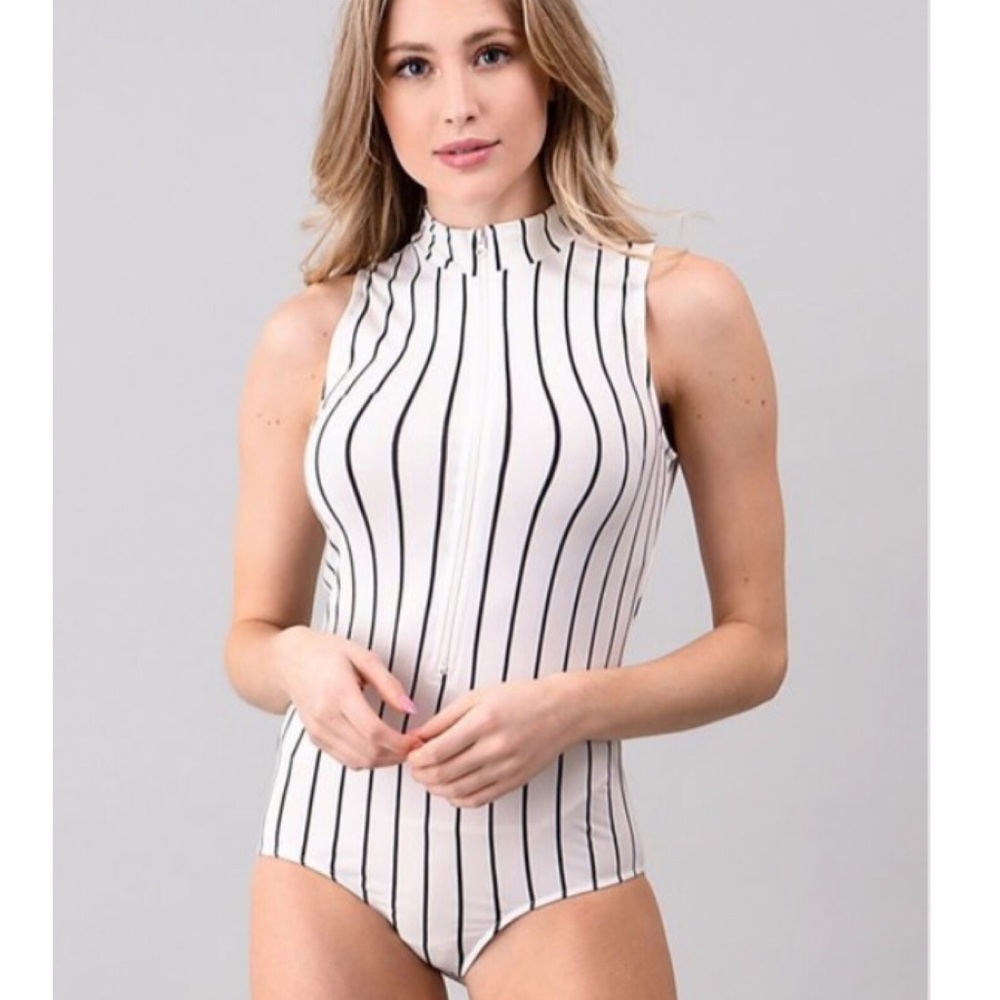 Stripped bodysuit 🖤